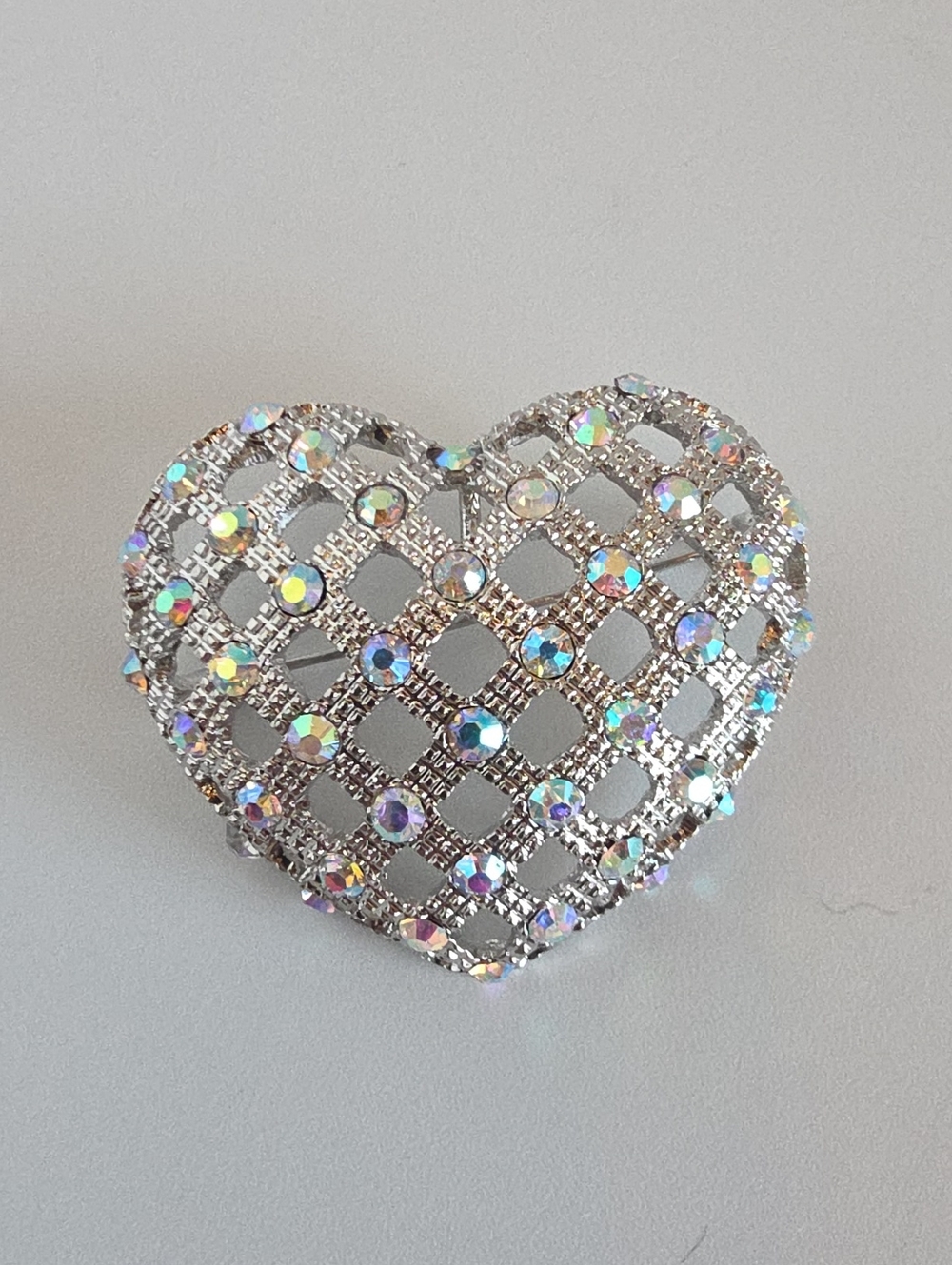 Signed EL 2013 SilverTone Lattice Heart Pin Brooch Iridescent Rhinestones